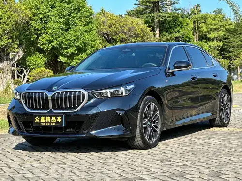 BMW 5-Series, 2025