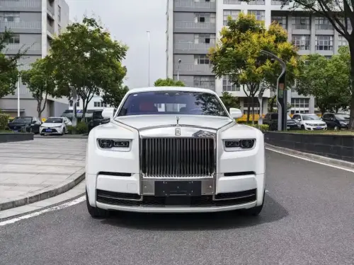 Rolls-Royce Phantom, 2022