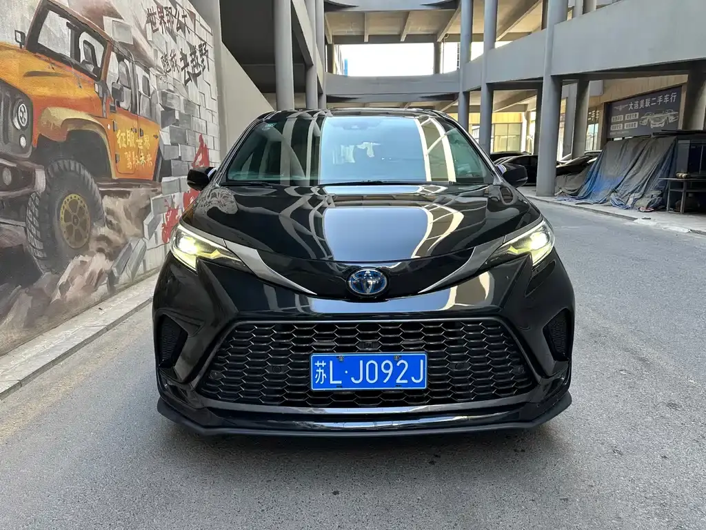 Toyota Granvia, 2023