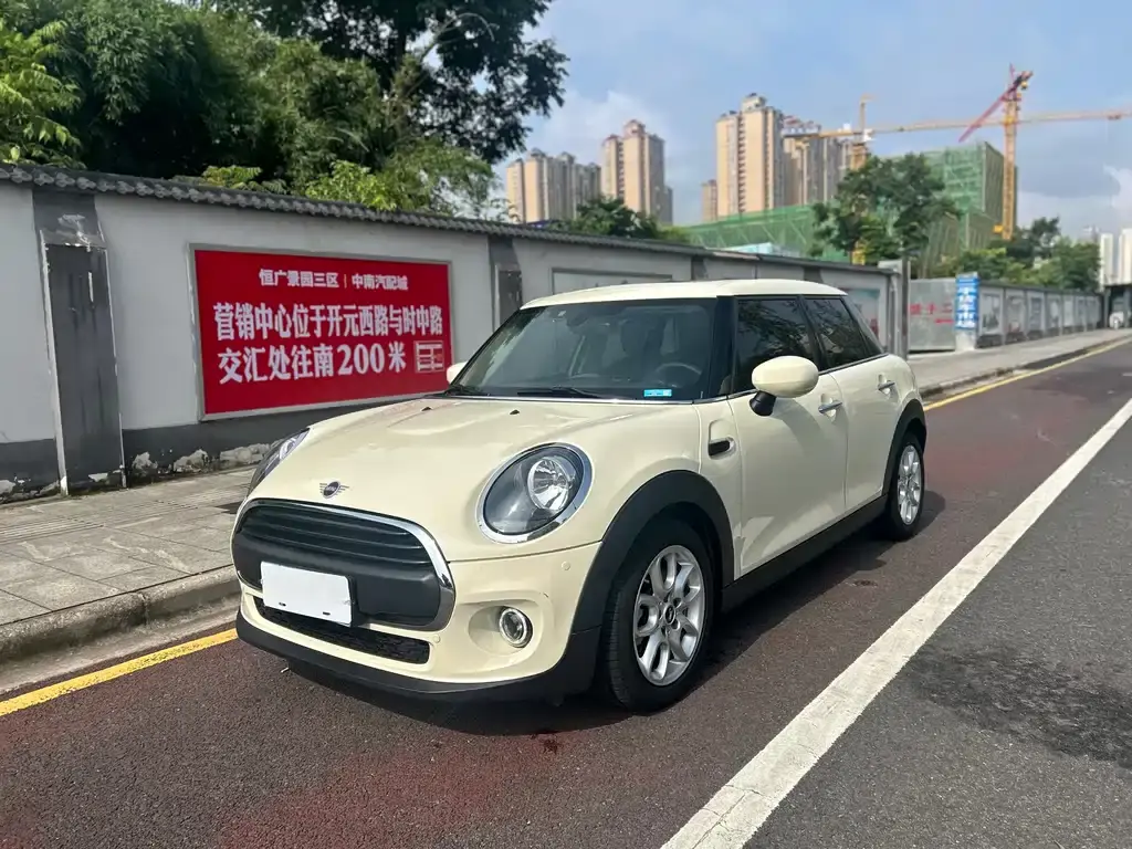 Mini MINI, 2021