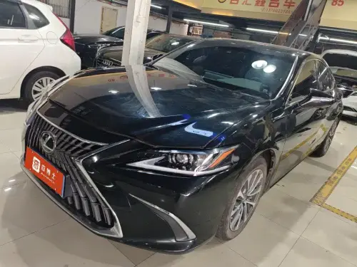 Lexus ES, 2023
