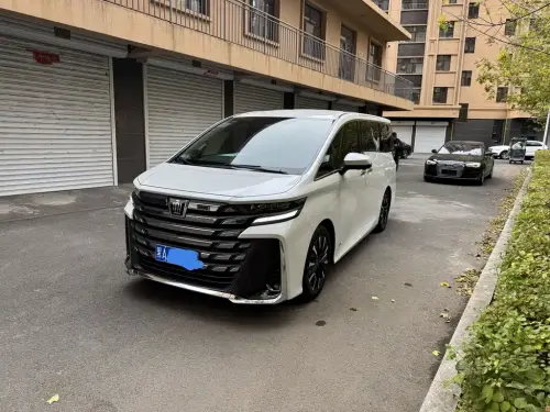 Toyota Vellfire, 2024