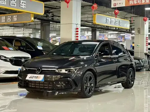 Volkswagen Golf, 2022