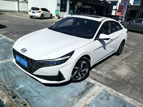 Hyundai Elantra, 2022