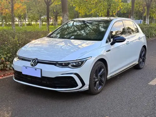Volkswagen Golf, 2022
