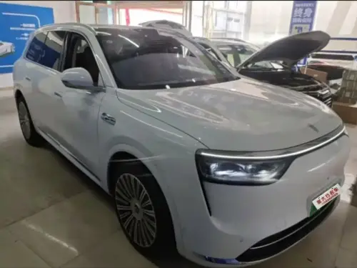 AITO M8, 2025