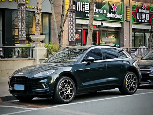 Aston Martin DBX, 2021