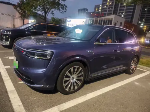 AITO M7, 2025