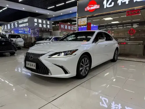 Lexus ES, 2021