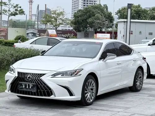 Lexus ES, 2024