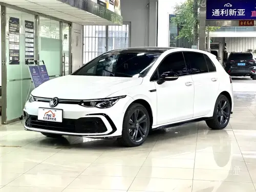 Volkswagen Golf, 2024