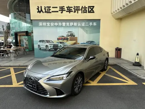 Lexus ES, 2025