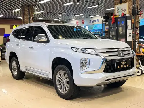 Mitsubishi Pajero Sport, 2022
