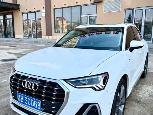 Audi Q3, 2022