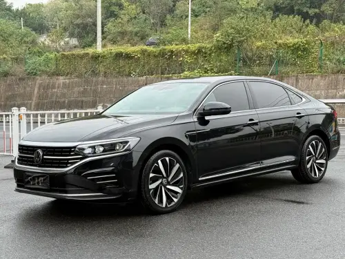 Volkswagen Passat, 2022