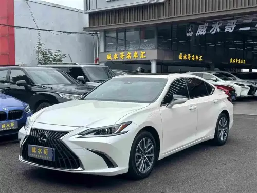 Lexus ES, 2024