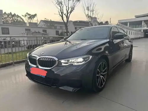 BMW 3-Series, 2022