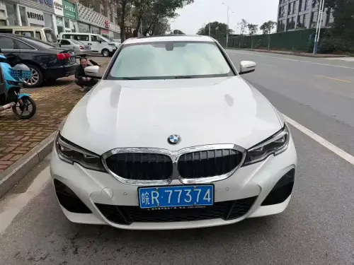 BMW 3-Series, 2022