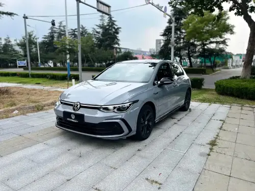 Volkswagen Golf, 2023