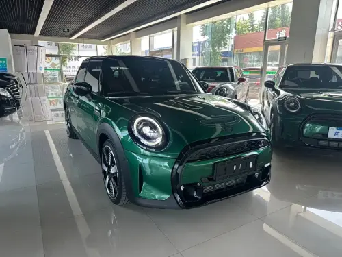 Mini MINI, 2024