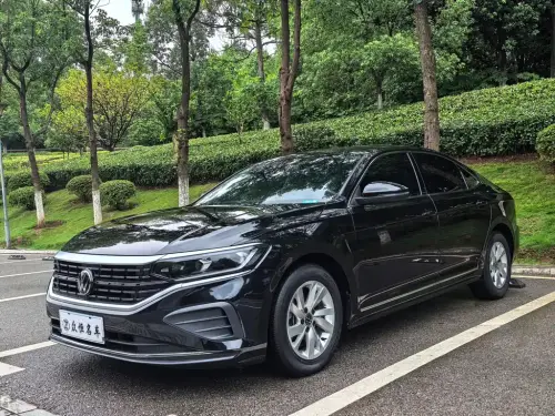 Volkswagen Passat, 2023