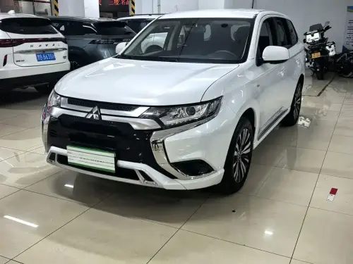 Mitsubishi Outlander, 2022