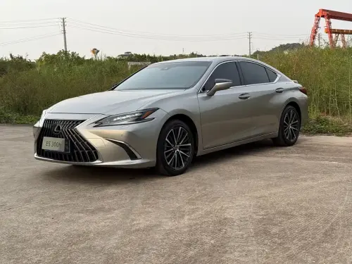 Lexus ES, 2023