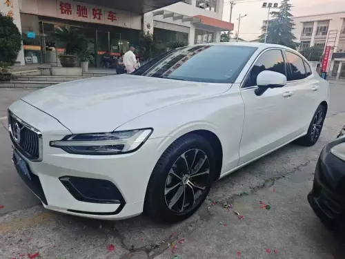 Volvo S60, 2022