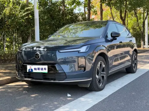 Volvo XC70, 2025