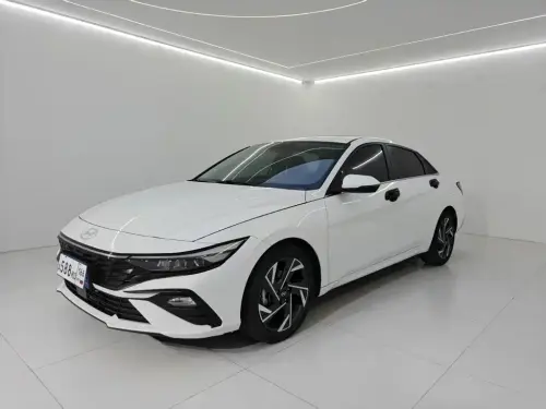 Hyundai Elantra, 2023