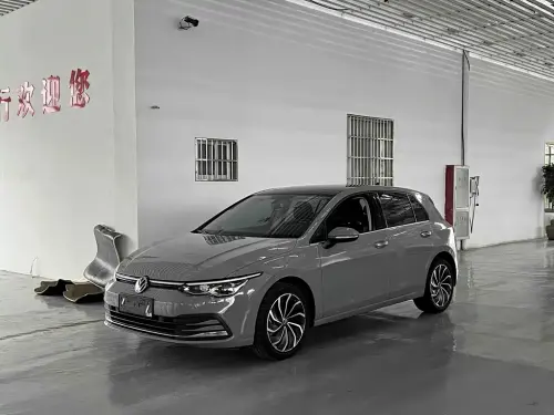 Volkswagen Golf, 2022