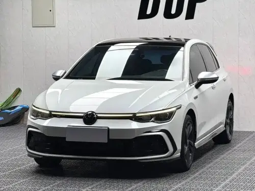 Volkswagen Golf, 2022