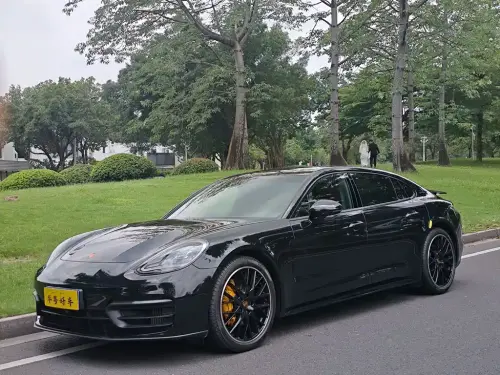 Porsche Panamera, 2022