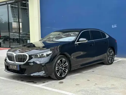 BMW 5-Series, 2026