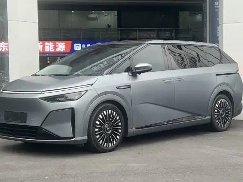 XPeng X9, 2025