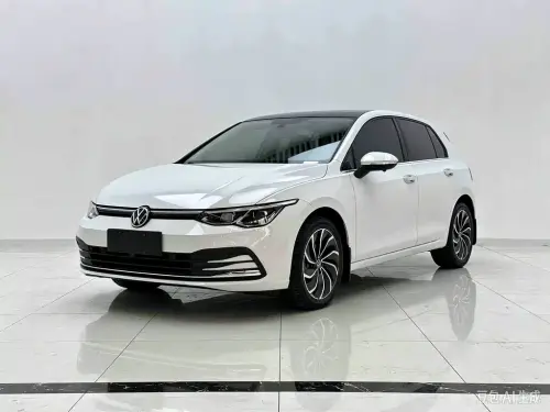 Volkswagen Golf, 2024