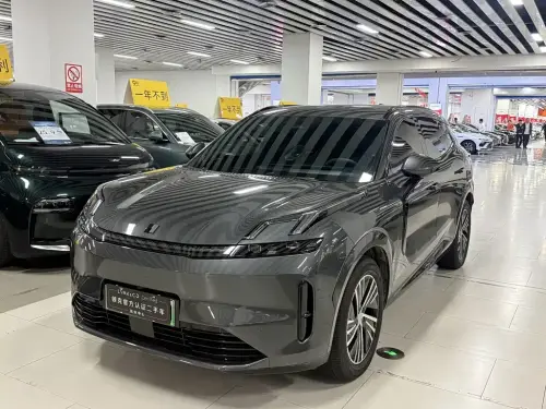 Lynk & Co 08, 2025