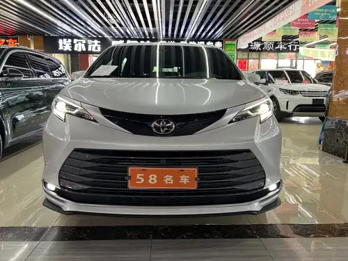 Toyota Sienna, 2025