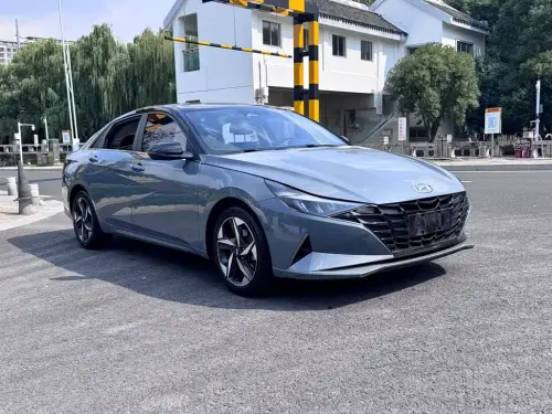 Hyundai Elantra, 2022