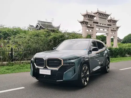 BMW XM, 2024