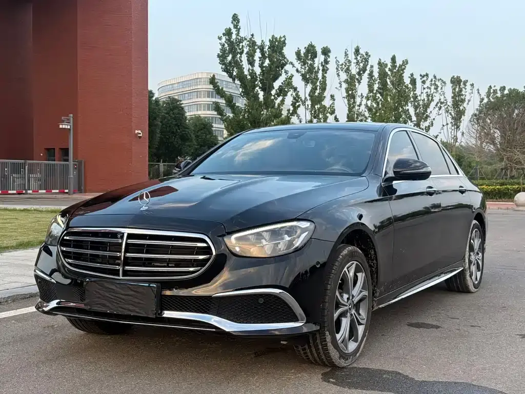 Mercedes-Benz E-Class, 2022