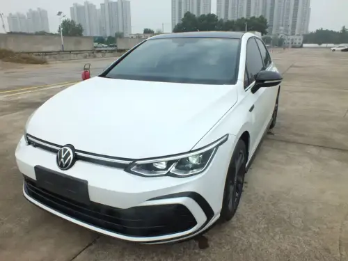 Volkswagen Golf, 2023