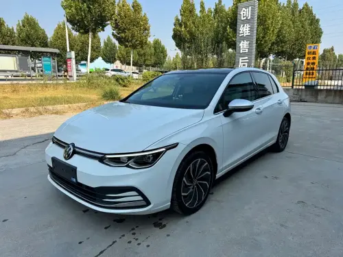 Volkswagen Golf, 2024
