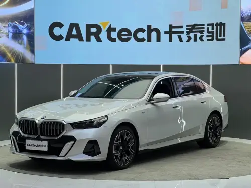 BMW 5-Series, 2025