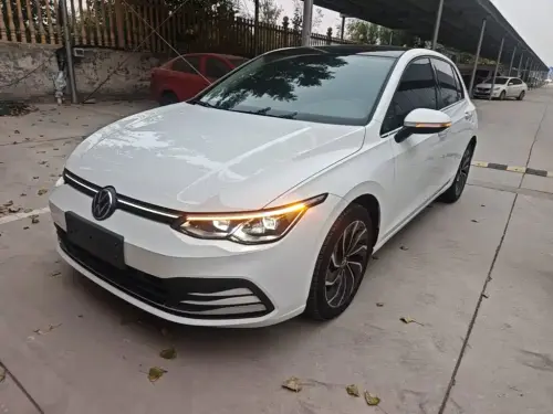 Volkswagen Golf, 2024