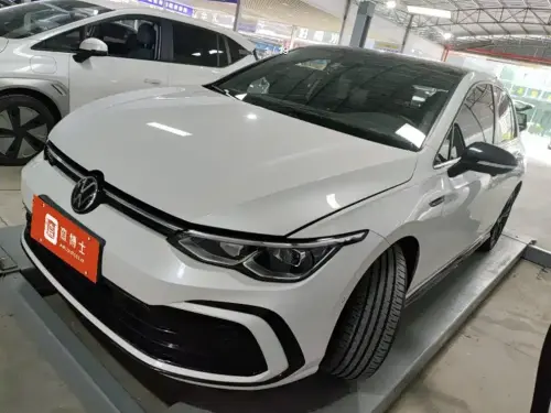 Volkswagen Golf, 2022