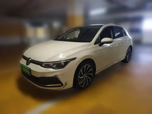 Volkswagen Golf, 2022