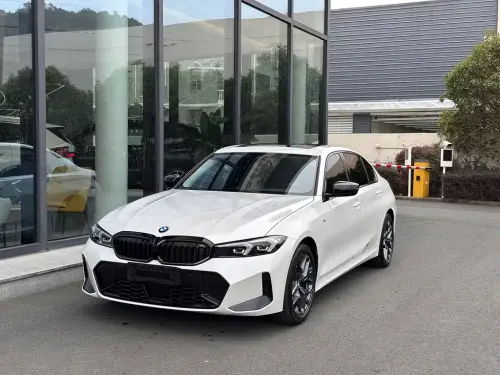 BMW 3-Series, 2025