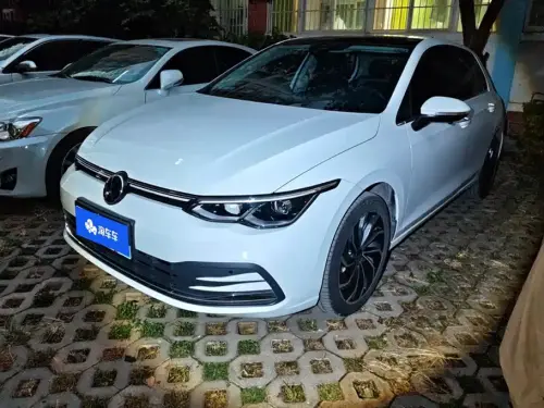 Volkswagen Golf, 2025