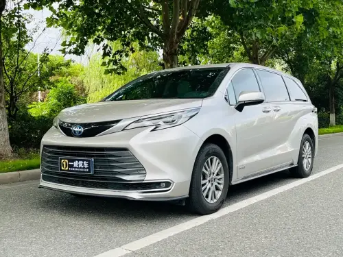 Toyota Sienna, 2023
